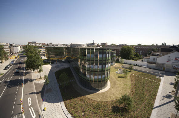 Stadtsparkasse Oberhausen bietet Anwohnern „Nachtparken“ in der hauseigenen Tiefgarage an